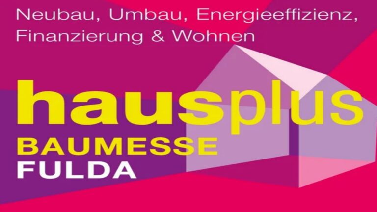 Logo der hausplus Baumesse in Fulda, organisiert von der Ravensburger Veranstaltungsgesellschaft mbH