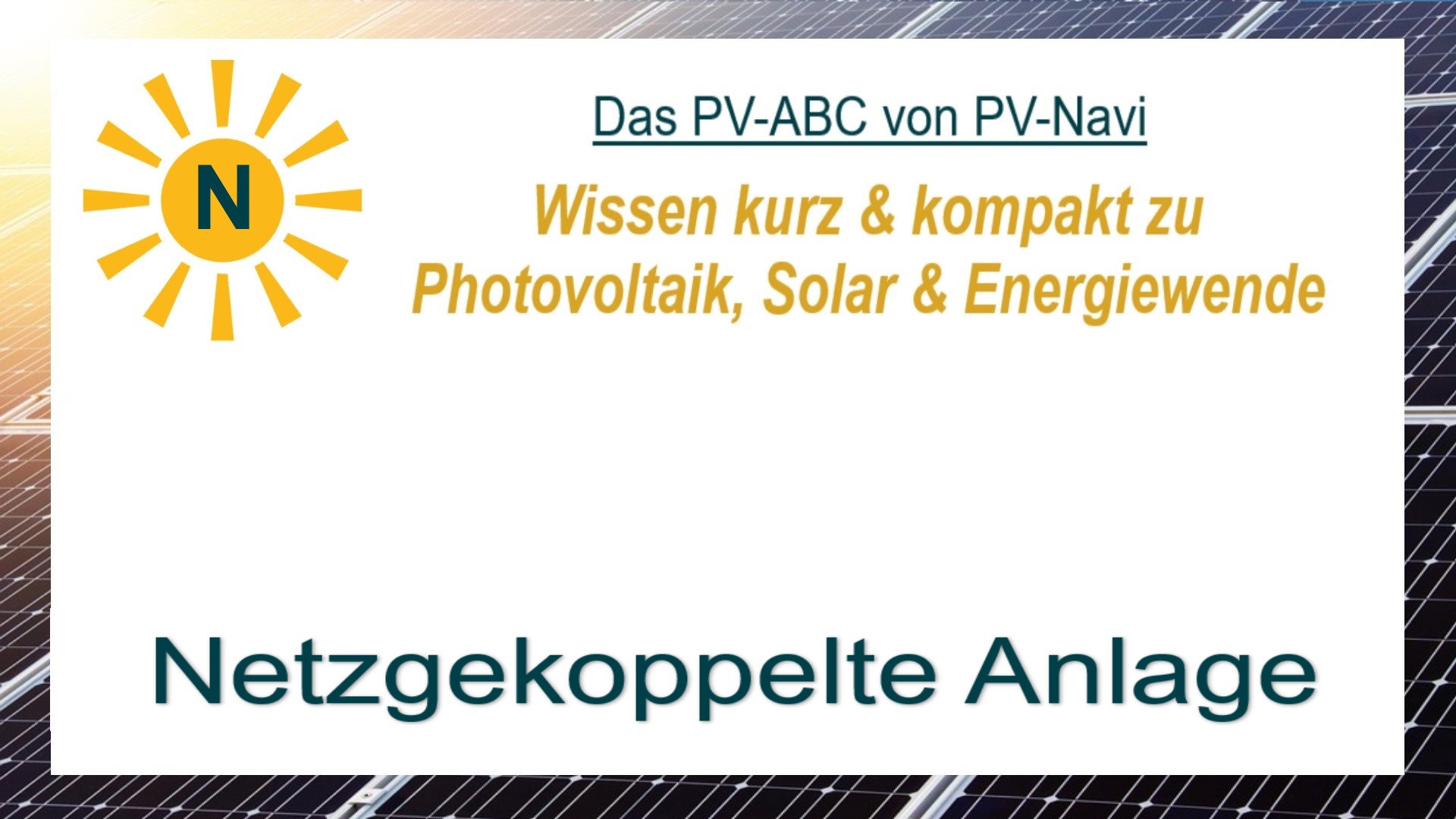 Auf dem Bild steht „Netzgekoppelte Anlage“. Gemeint ist eine Photovoltaikanlage, die mit dem öffentlichen Stromnetz verbunden ist und Überschüsse einspeist.