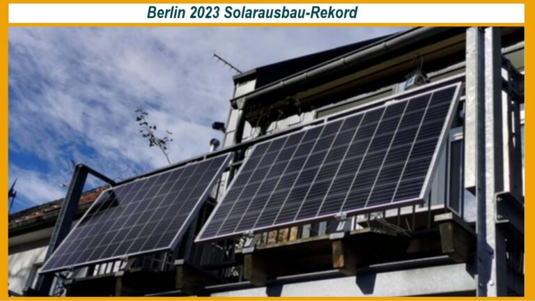 Foto von Balkonkraftwerken in Berlin, die 2023 einen Rekord im Solarausbau erzielt haben.