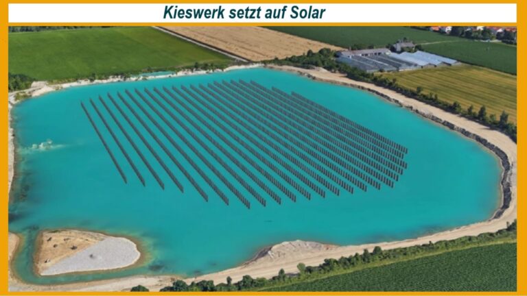 Luftbild des bayerischen Kieswerks mit der weltweit ersten schwimmenden Solaranlage und vertikalen PV-Modulen.