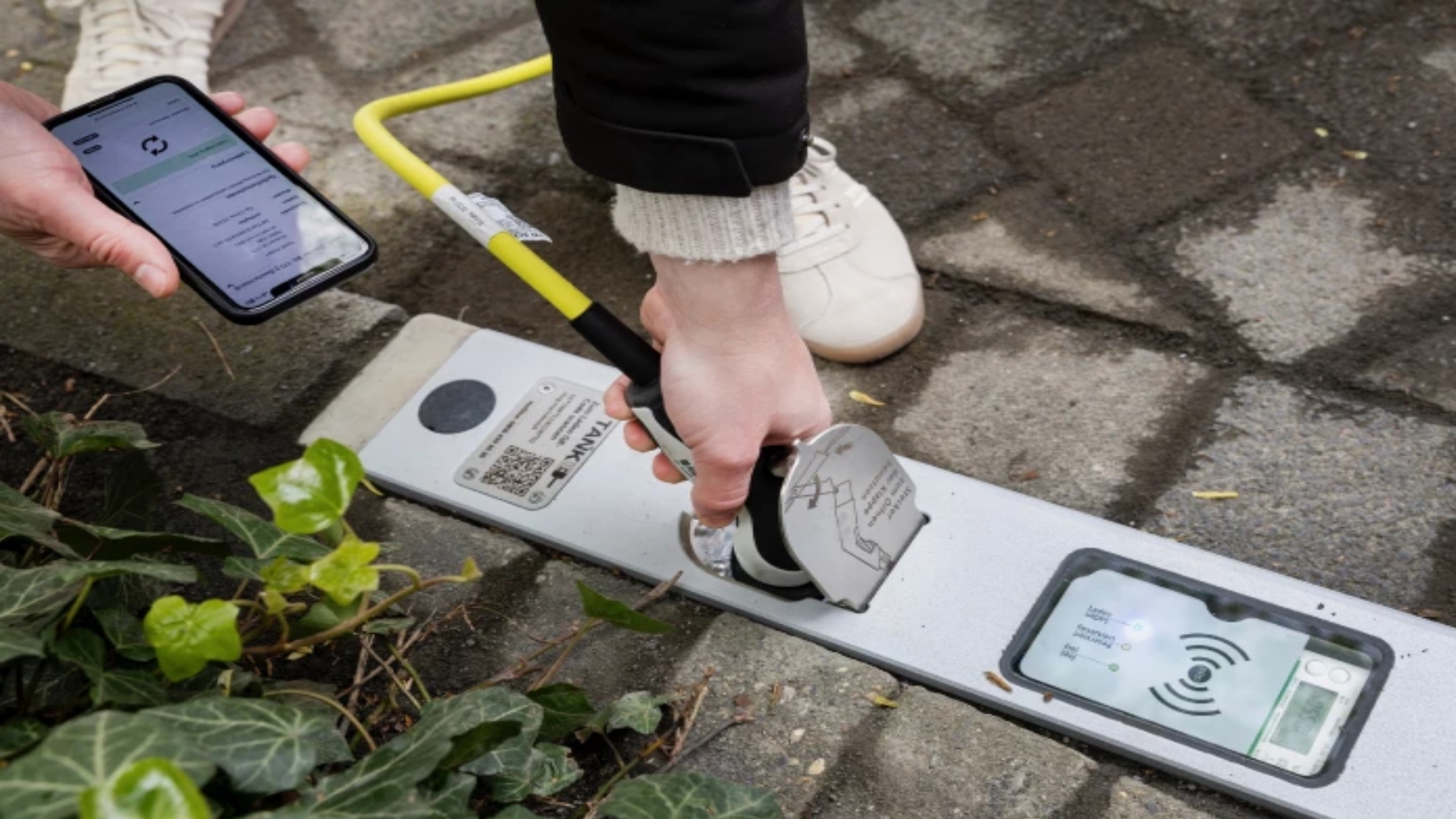 Innovation Der Bordstein wird zur Ladesäule PVNavi.de