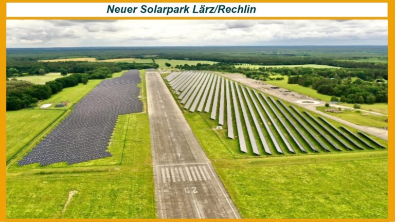 Luftaufnahme des Solarparks Lärz/Rechlin mit Blick auf die Canadian Solar Module und das Batteriespeichersystem von INTILION.