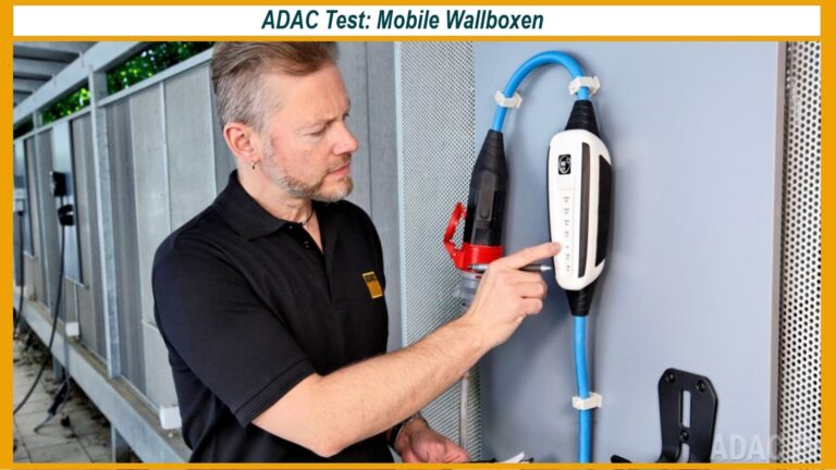 Ein Mann prüft wallboxen
