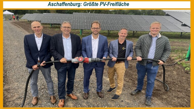 Offizielle Inbetriebnahme durch (v. l. n. r.) Patrick Sauer (Technischer Bereichsleiter der AVG), Oberbürgermeister Jürgen Herzing, Werkleiter Stefan Maunz, Alexander Maier (Geschäftsführer Solai GmbH) und Projektleiter der AVG Nils Haack
