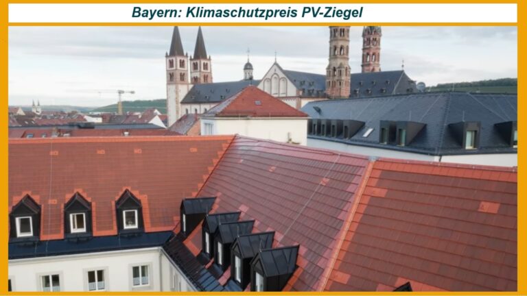 Das Dach des denkmalgeschützten Mutterhauses der Kongregation der Schwestern des Erlösers in Würzburg, eingedeckt mit 19.000 Solarziegeln.