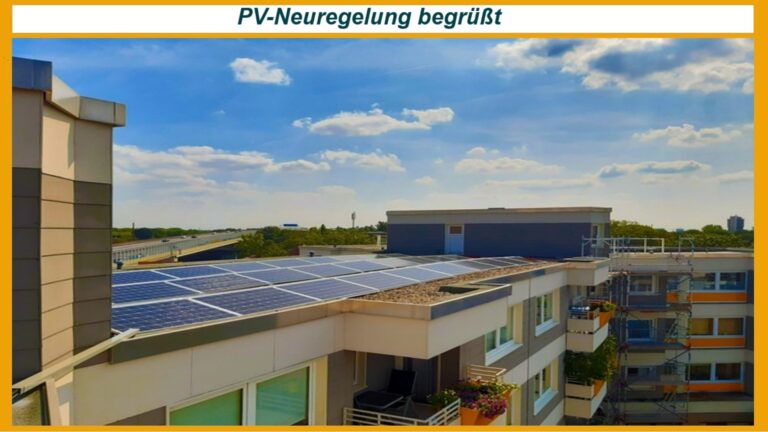 Symbolbild einer Photovoltaikanlage auf einem Dach, symbolisierend die Energiewende und Netzsicherheit.