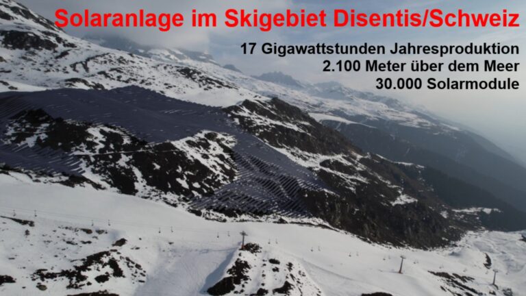 Visualisierung der geplanten Photovoltaikanlage «Ovra Solara Magriel» in den Schweizer Alpen als Beitrag zur Energiewende.