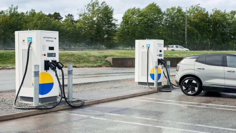 Visualisierung von Ladeinfrastruktur an einem Supermarktstandort – Teil des gemeinsamen Projekts von Vattenfall und mondial.