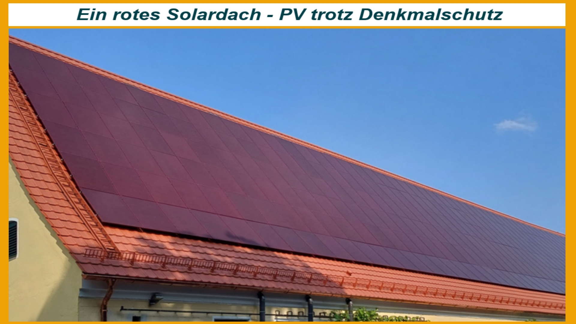 Ziegelrote Photovoltaik-Module auf dem Dach des historischen Schloss Blumenthal