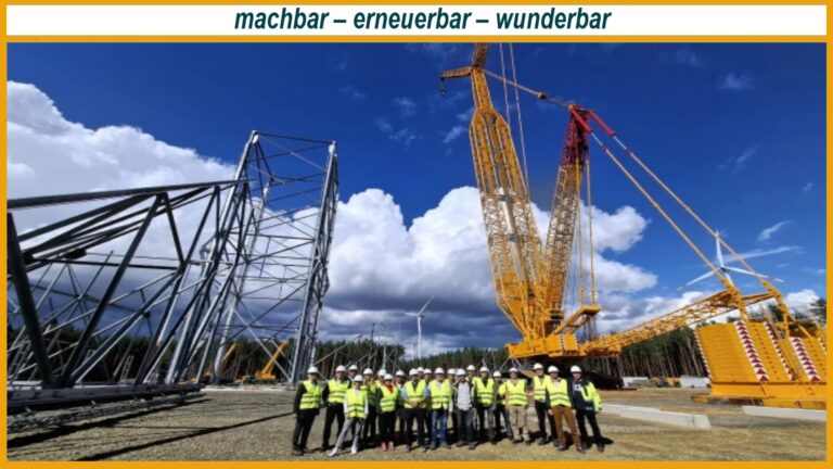Besuchergruppe besichtigt Baustelle des höchsten Windrads der Welt beim GICON-Höhenwindturm in der Lausitz.