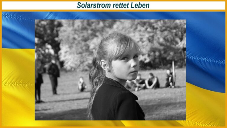 Trauriges Mädchen vor ukrainischer Flagge als Symbol für Hoffnung durch Photovoltaik und Energiehilfe.