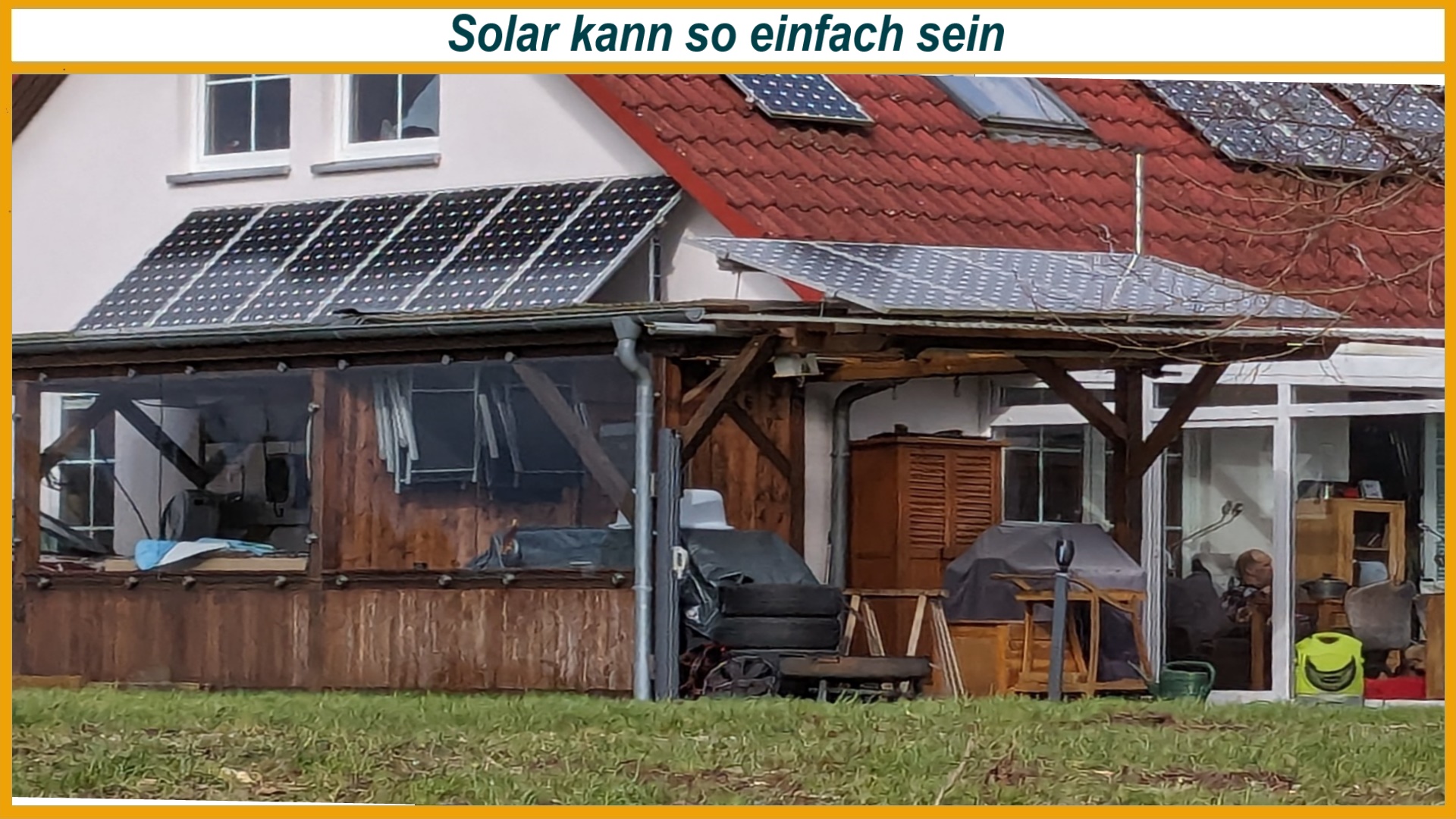 Haus mit mehreren Solarmodulen am Vorbau als Einstieg in die private Energiewende