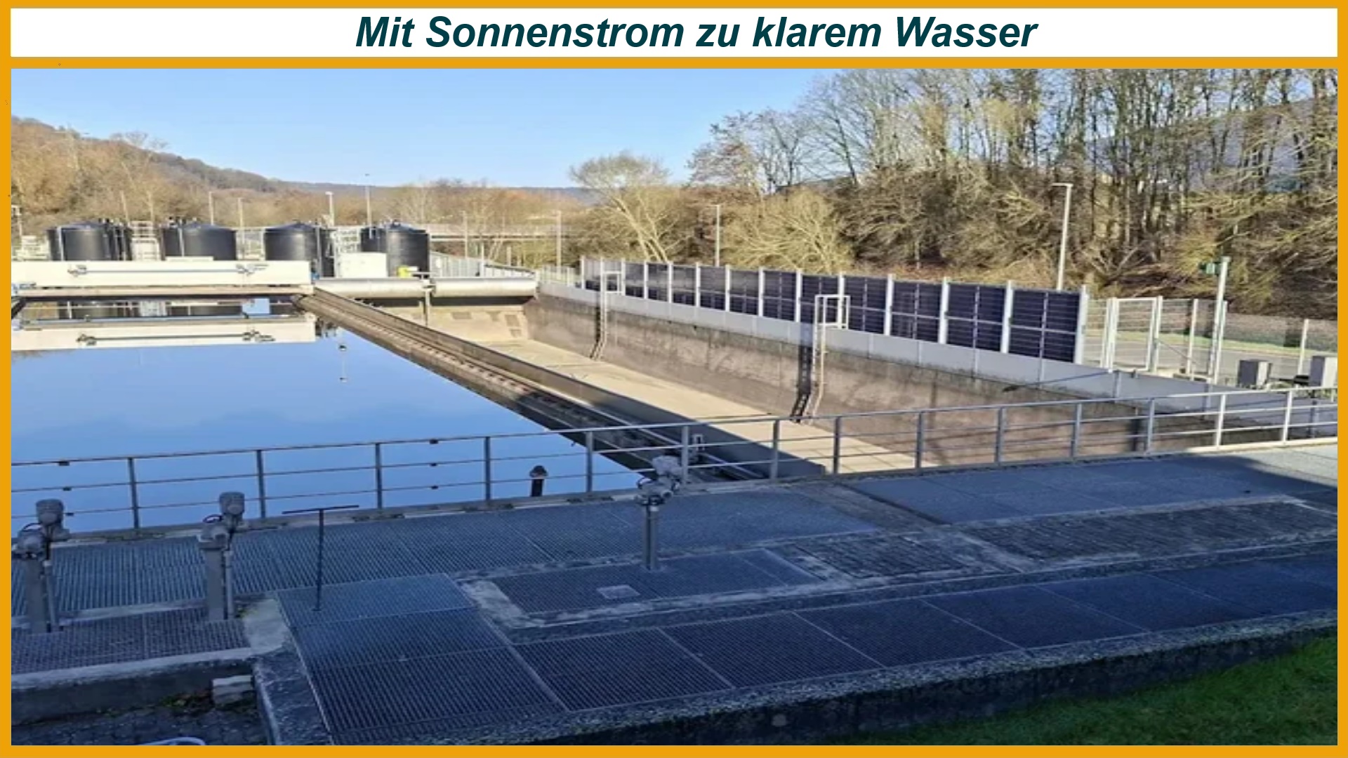 Photovoltaik-Zaun an einer Kläranlage in Rheinland-Pfalz zur Erzeugung von Solarstrom auf bislang ungenutzten Flächen