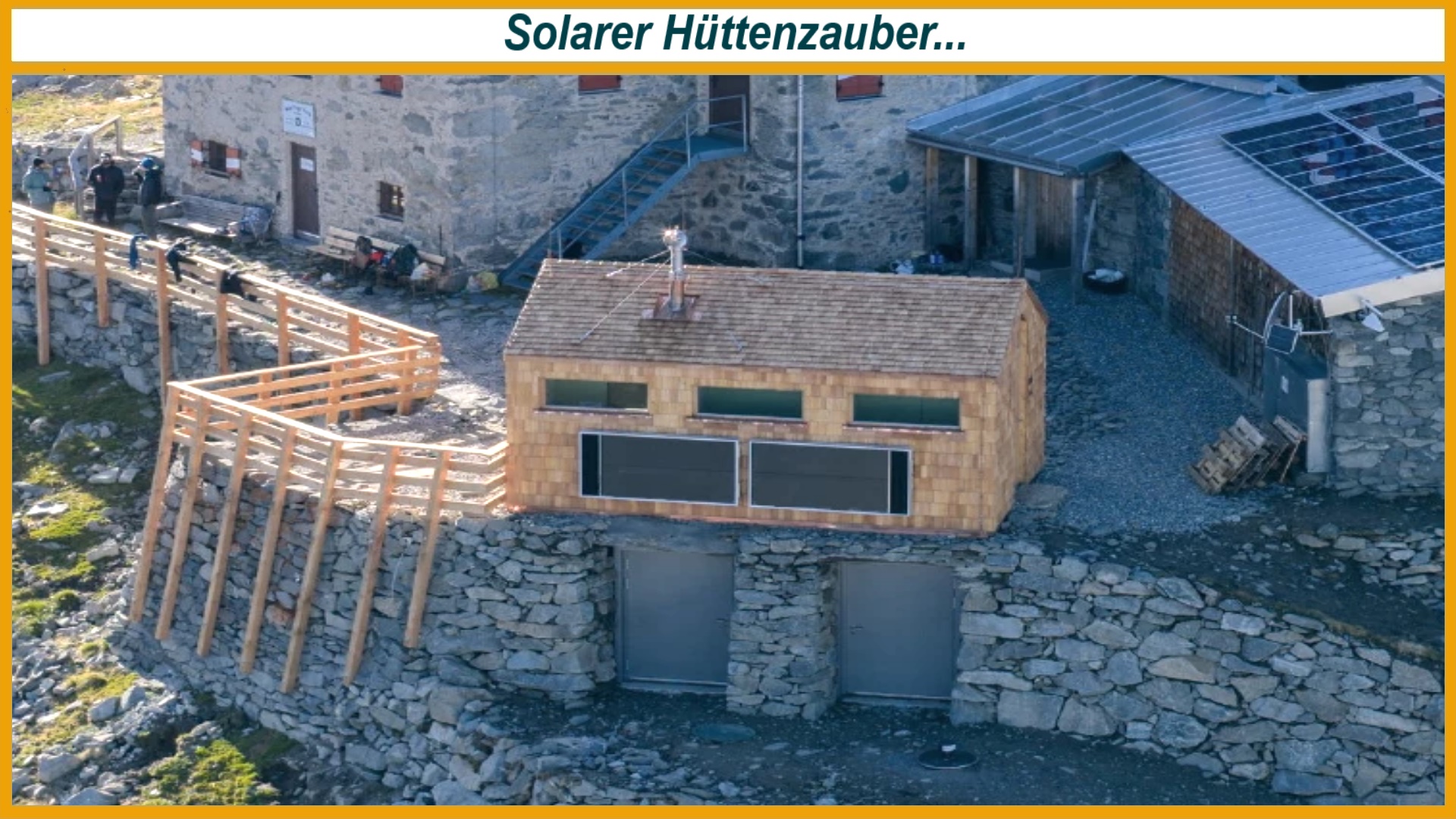 Die Neue Prager Hütte des Deutschen Alpenvereins auf 2.796 Metern Höhe. Solaranlagen auf dem Dach und an der Fassade nutzen die intensive Sonnenenergie im Hochgebirge für eine möglichst autarke und ressourcenschonende Versorgung.