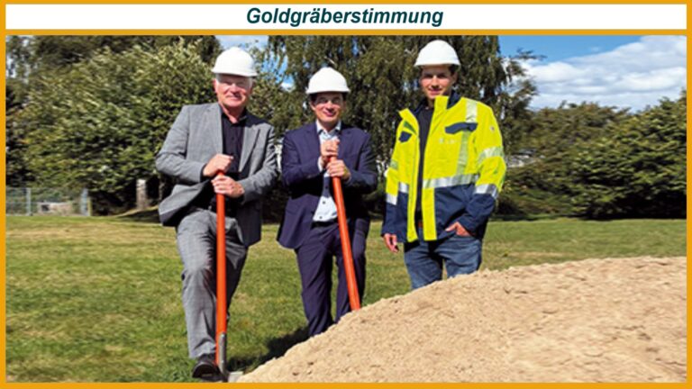Vertreter der Stadtwerke Kempen beim Spatenstich für den neuen, mit Bürgerkapital finanzierten Batteriespeicher.