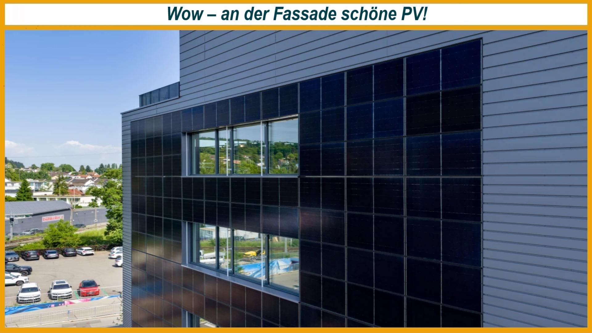 Detailansicht der Photovoltaikfassade am Gewerbegebäude Fahrwerk in Winterthur mit senkrecht montierten Solarmodulen.