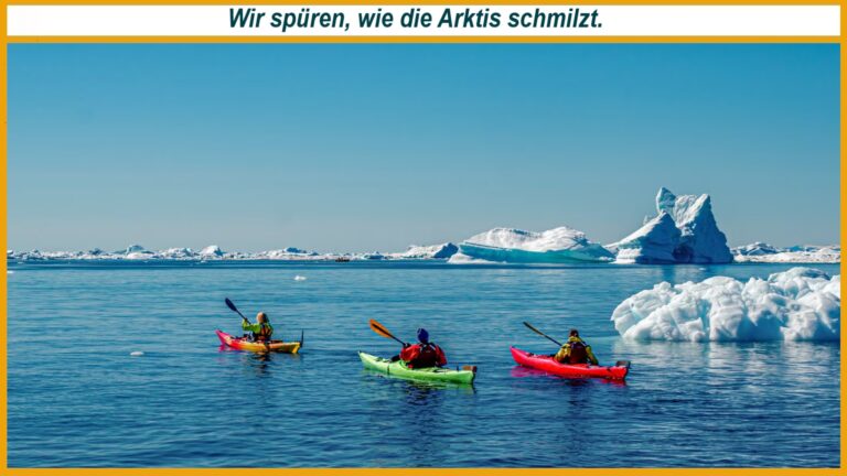 Sven Plöger in der Arktis vor der eindrucksvollen Eislandschaft Grönlands für die SWR-Dokumentation über die Folgen der Eisschmelze.